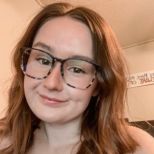 Meet your Posher, Macy